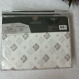 Veccio Twin Sheet Set in White with Gray and Soft Coral Medallion Print